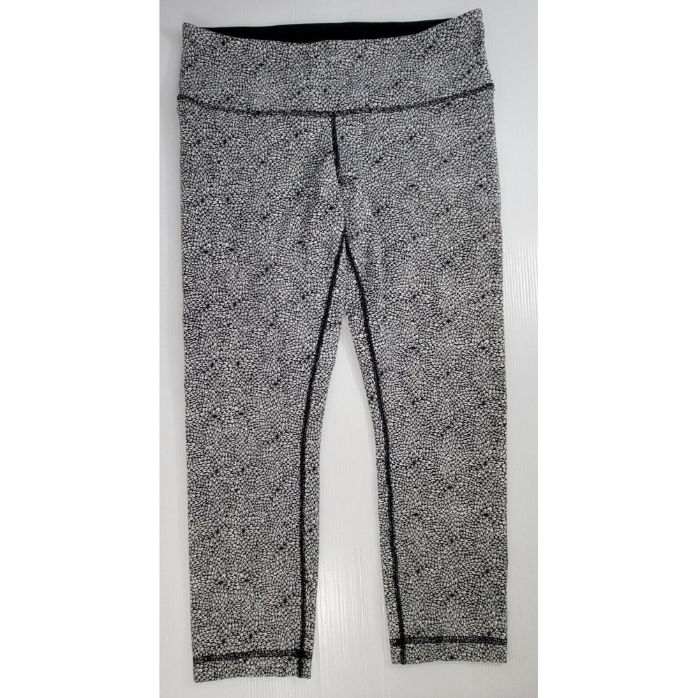 Lululemon Wunder Under Leggings Plush Petal Floral Print Size 8 Black White
